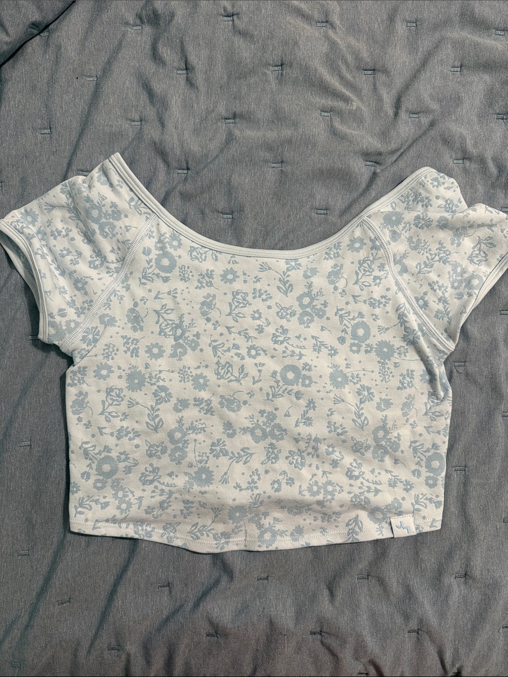 JoyLab Light Blue Floral Scoop-Neck Crop Top - Workout